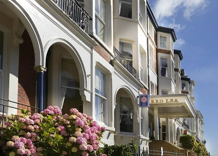 Red Lea Apartments With Pool & Spa Access