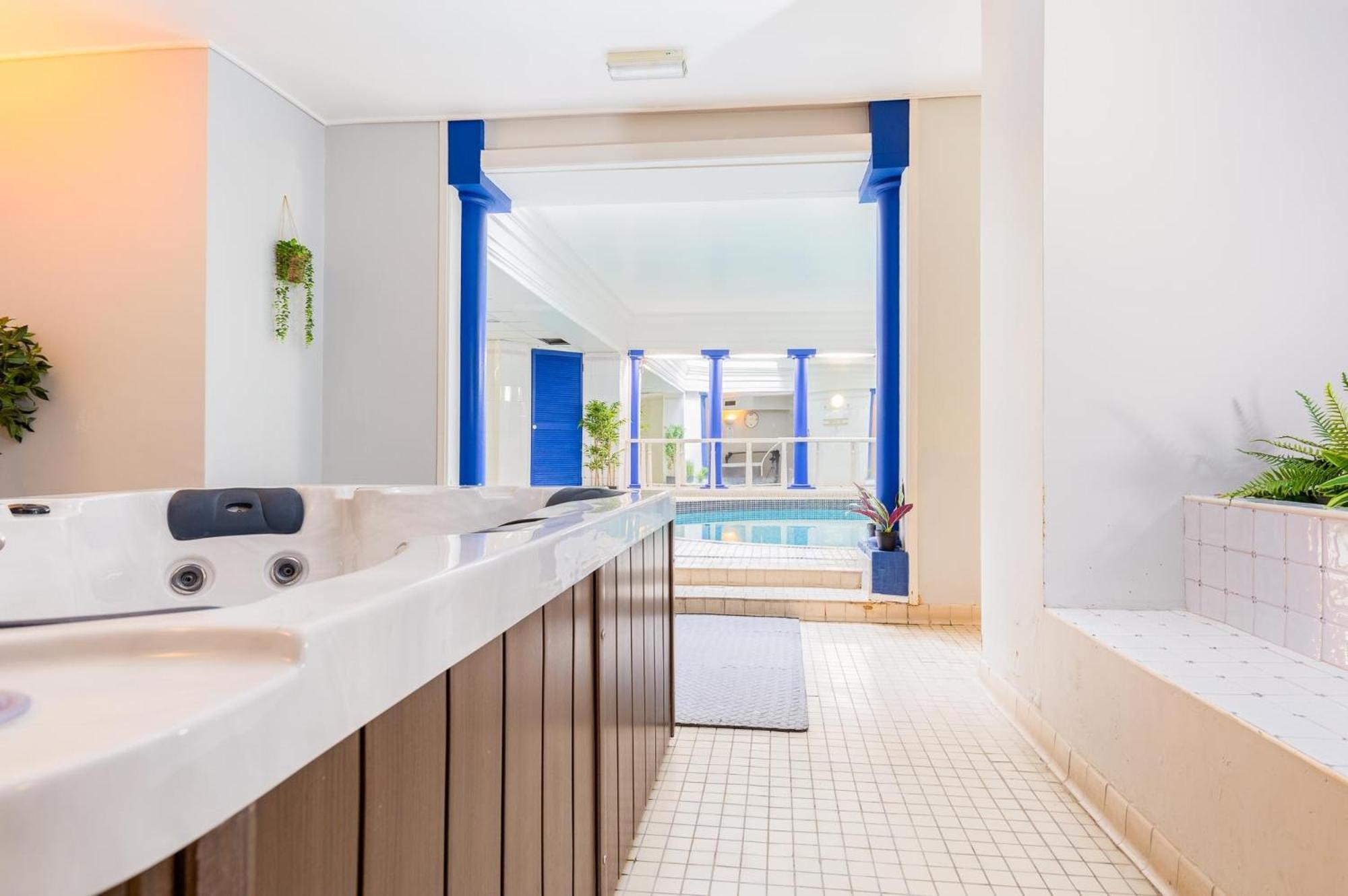Red Lea With Pool & Access