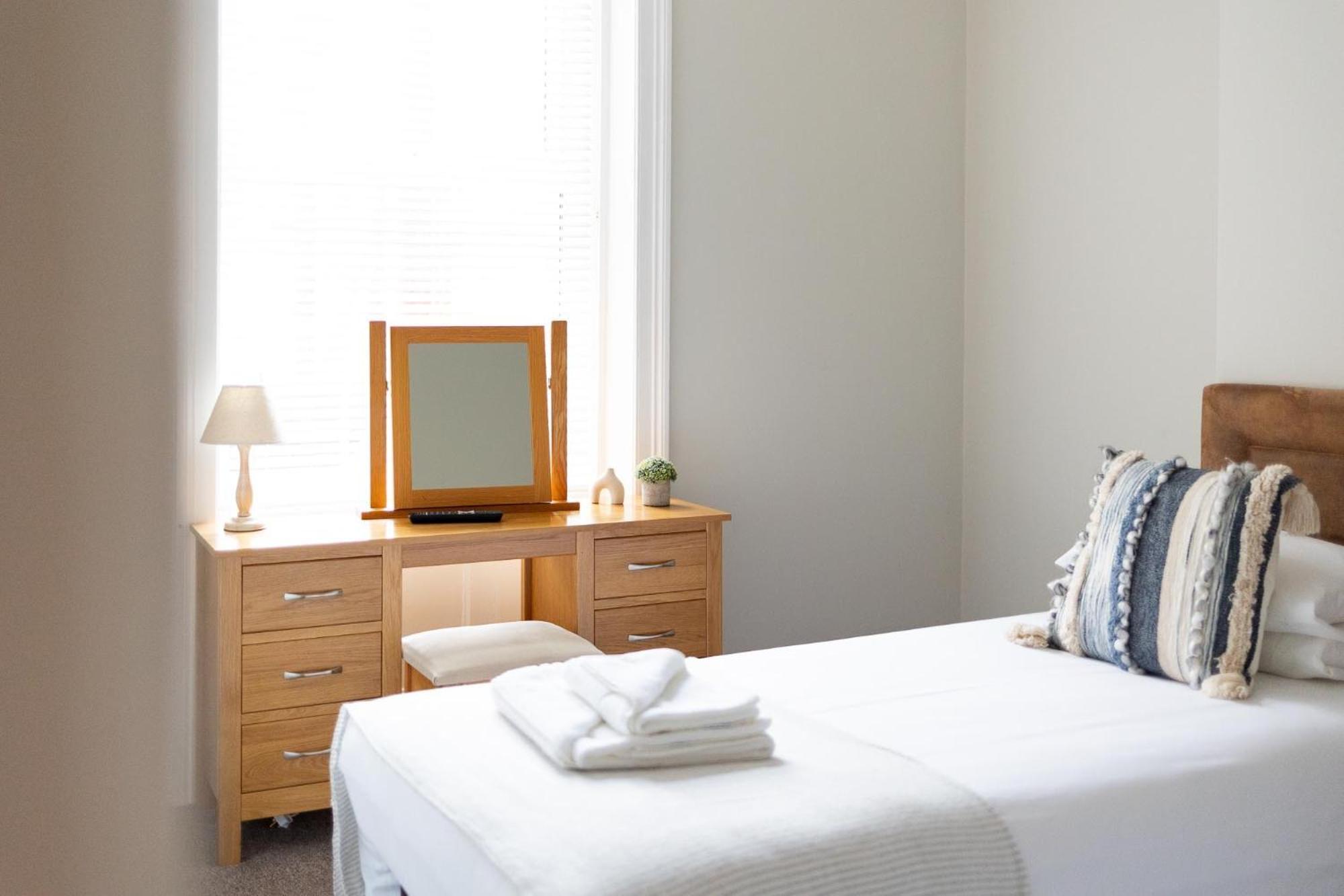 Red Lea With Pool & Access * Scarborough