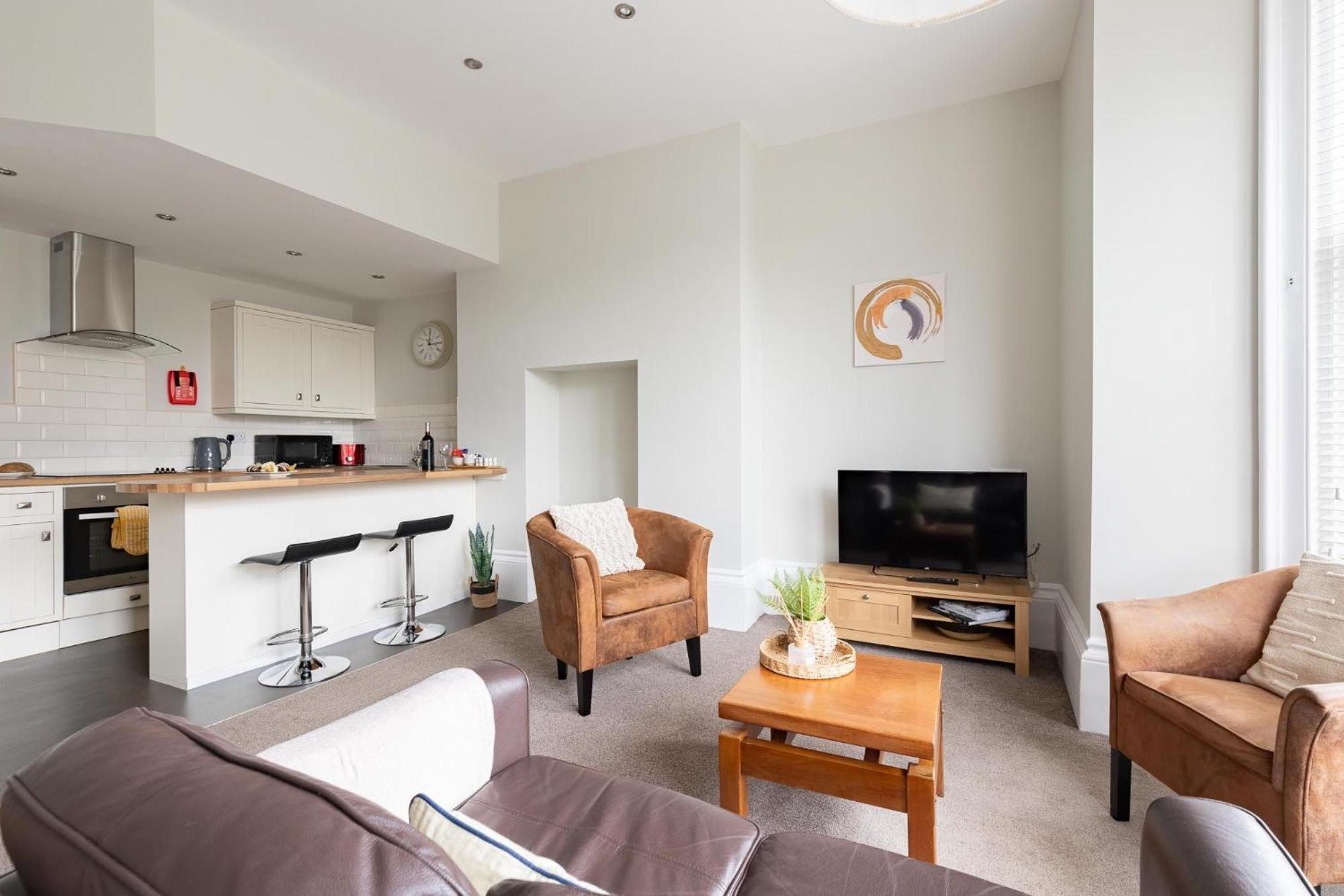 Red Lea With Pool & Access Apartment Scarborough