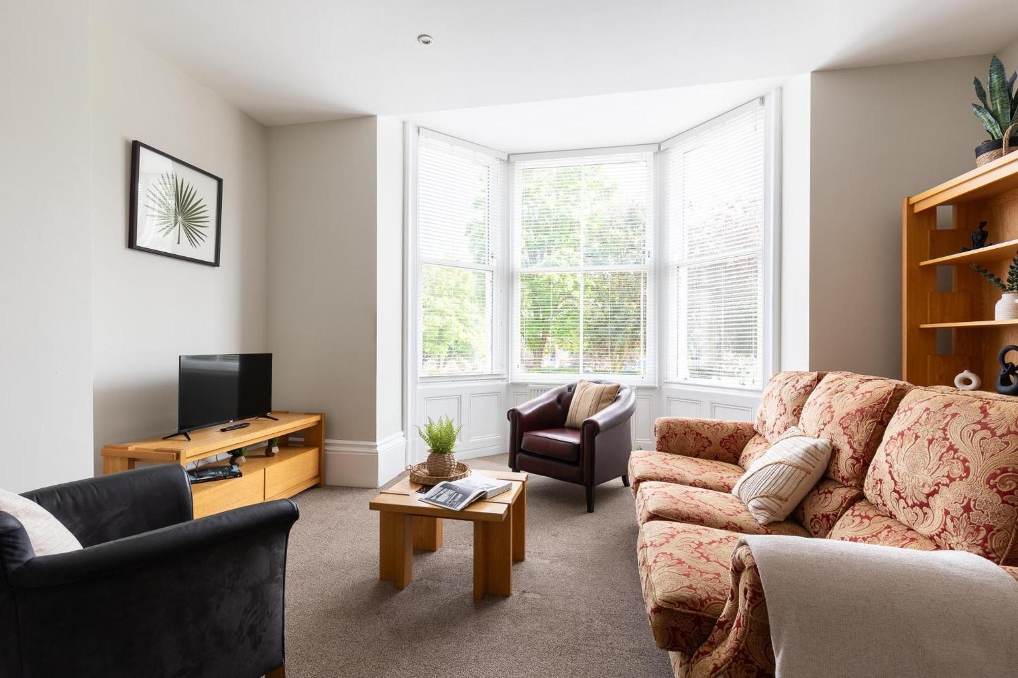 Red Lea With Pool & Access Apartment